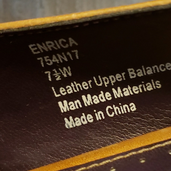 Tan and Cream low heels - Picture 4 of 5